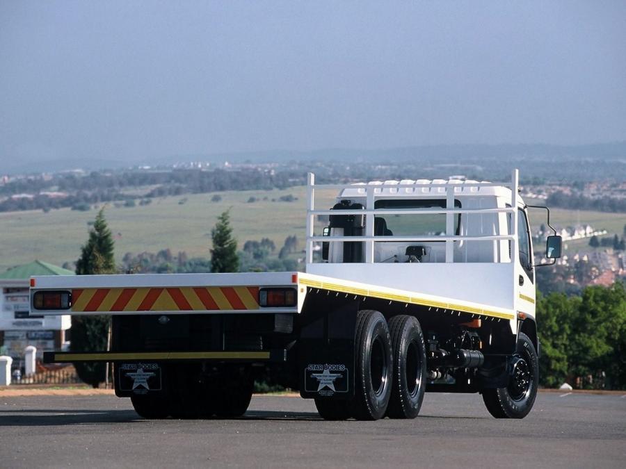  Isuzu F-Series 6x2 2005 года  (фото 2 из 4)